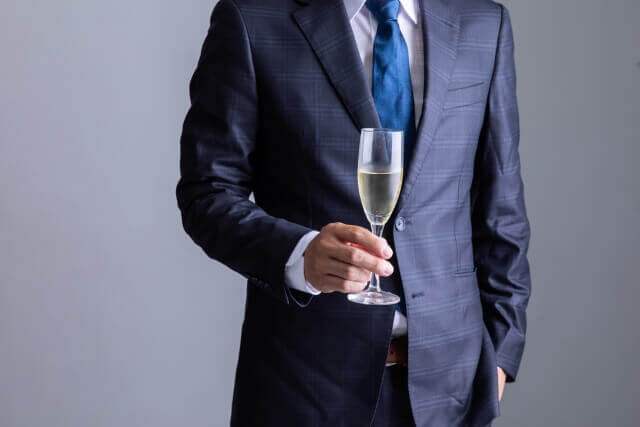 男性はどんな服装をすればよい？