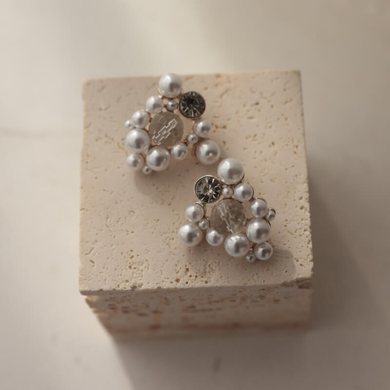 三角パール×ビジューイヤリング