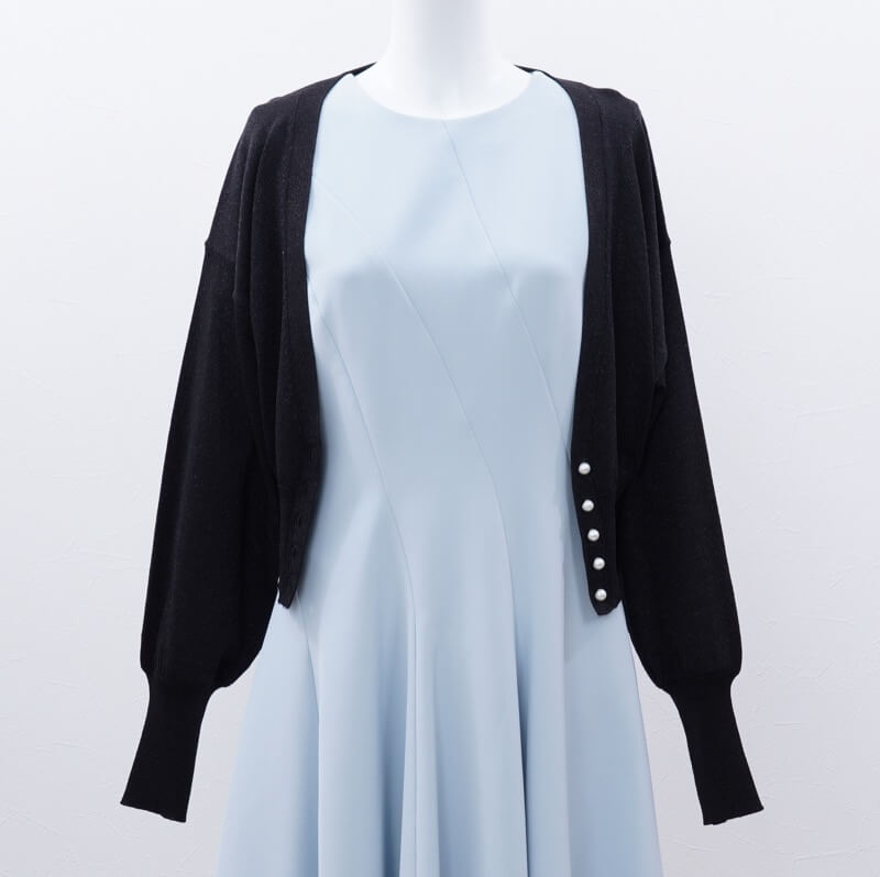 黒のラメ入りカーディガン