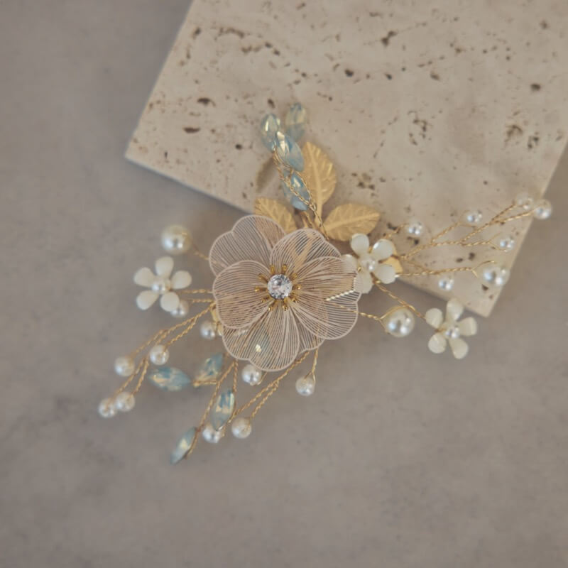 ピンクゴールドの透かしフラワーヘアクリップ