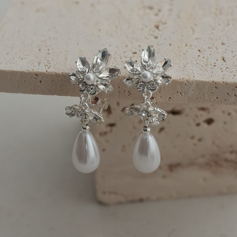 シルバービジューのしずくパールイヤリング