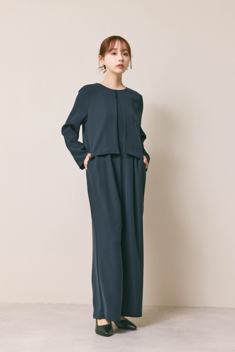 ネイビーのバックタックジャケットセットオールインワン