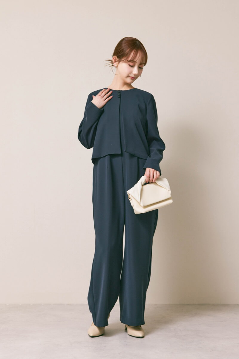 ネイビーのバックタックジャケットセットオールインワン