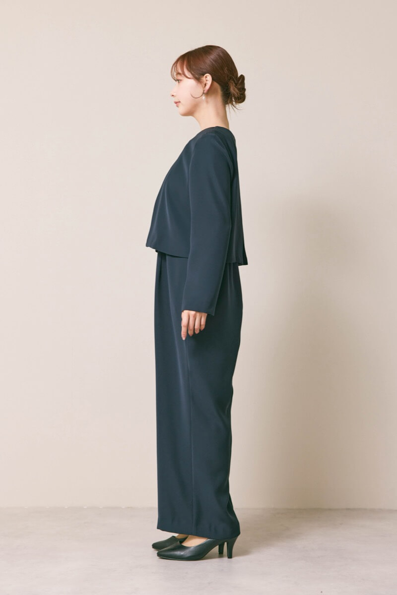 ネイビーのバックタックジャケットセットオールインワン