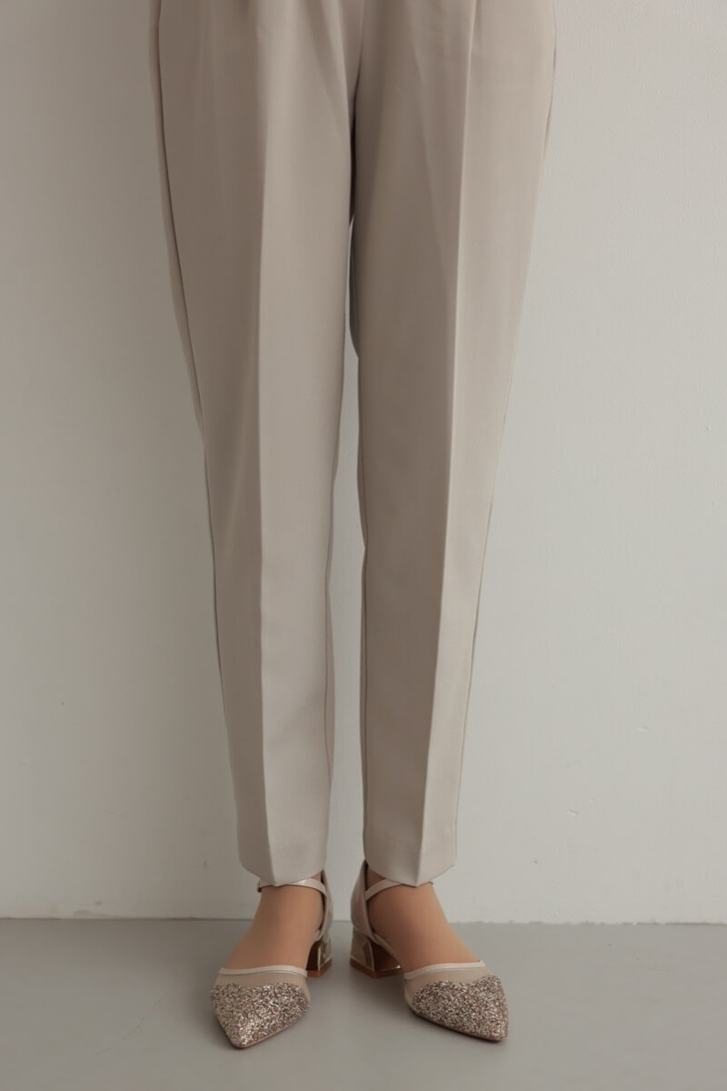 ベージュのクルーネックジレセレモニーセット