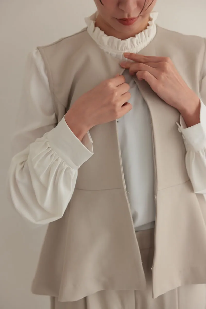 ベージュのクルーネックジレセレモニーセット