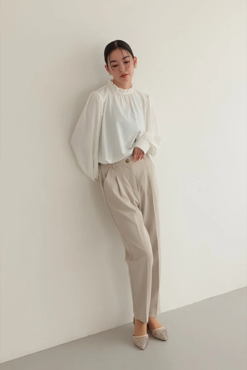 ベージュのクルーネックジレセレモニーセット