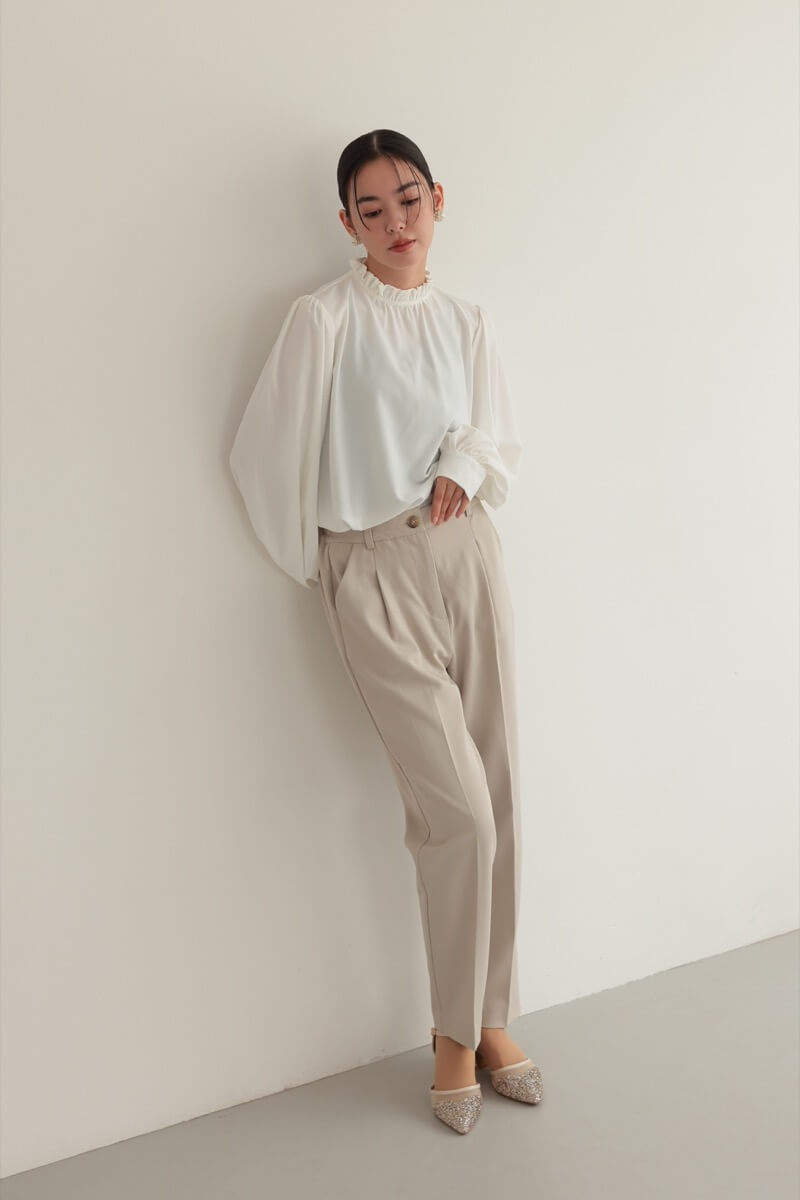 ベージュのクルーネックジレセレモニーセット