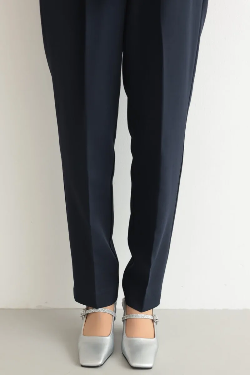 ネイビーのリボンペプラムセレモニースーツ