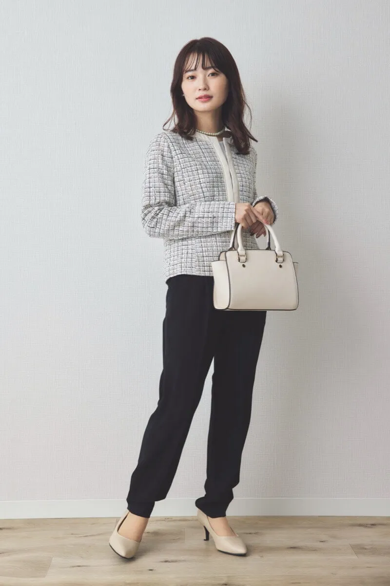 ホワイトのツイードコンビテーパードパンツセレモニースーツセット