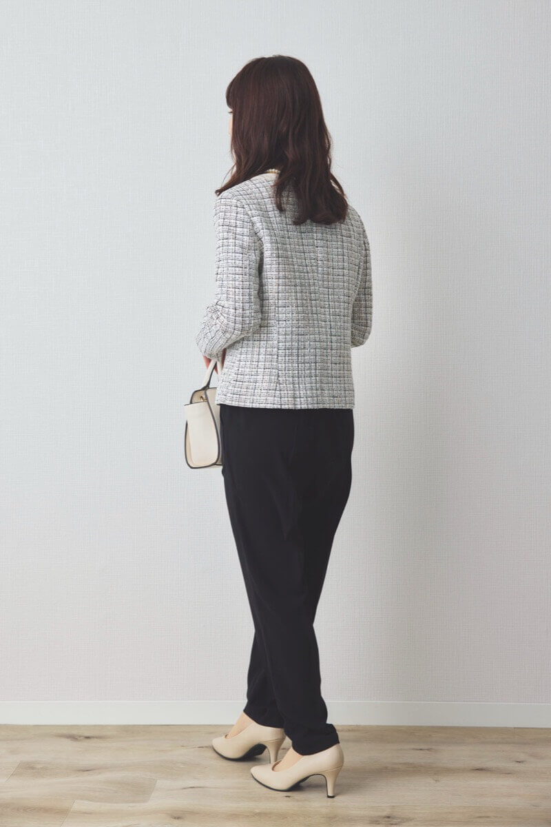 ホワイトのツイードコンビテーパードパンツセレモニースーツセット