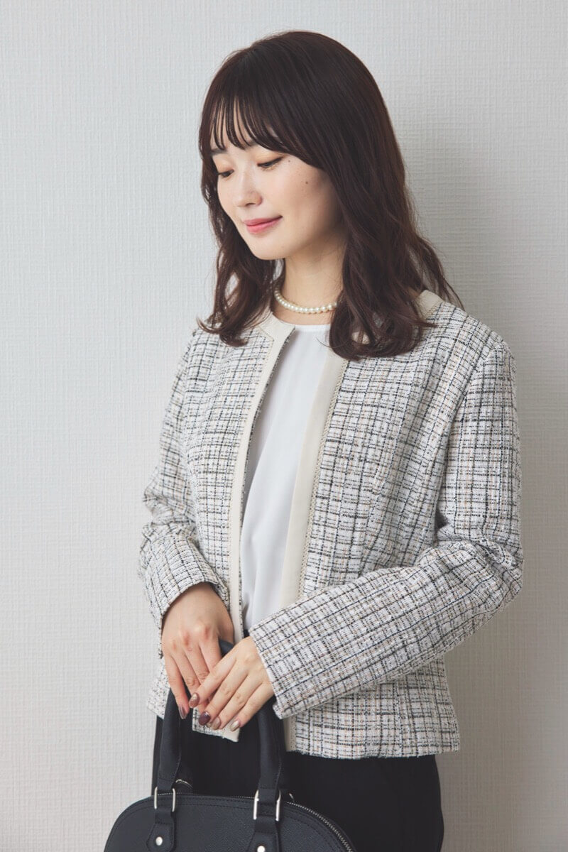 ホワイトのツイードコンビテーパードパンツセレモニースーツセット