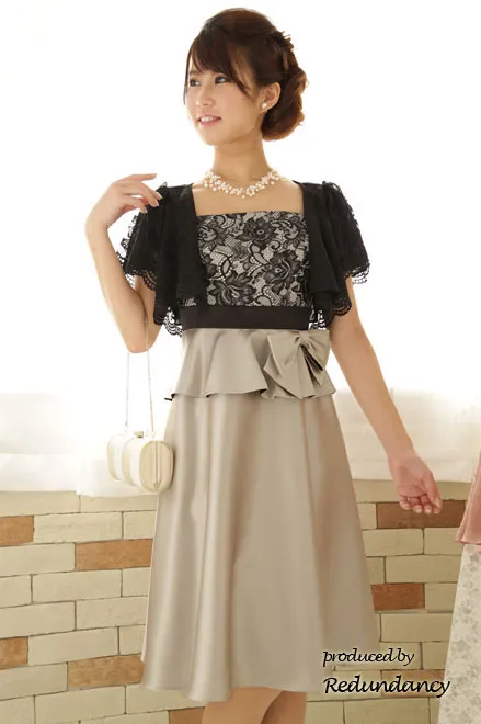 ゴールドのハイウエスト切替サテンドレス