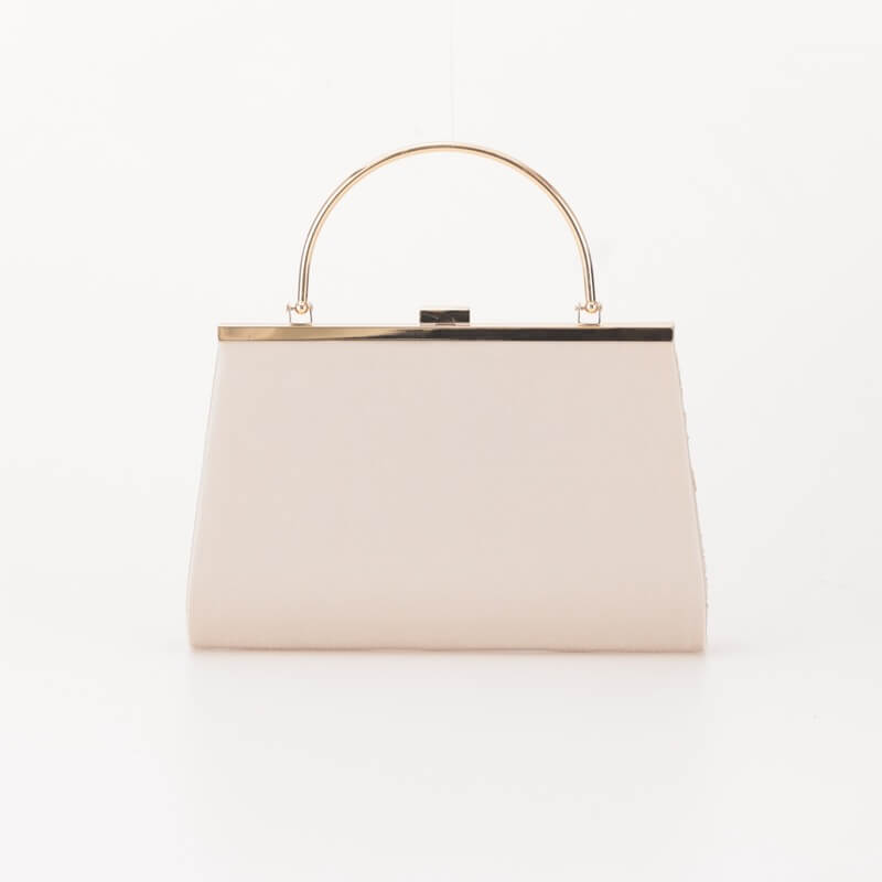 ベージュの刺しゅうレースがま口バッグ