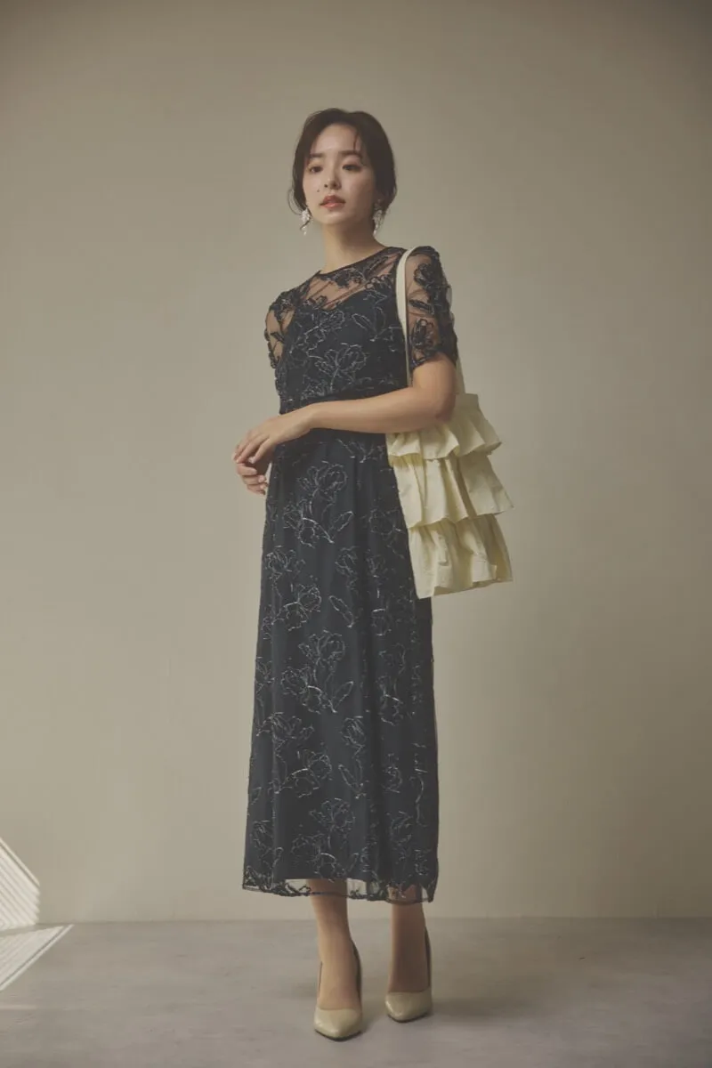 ベージュのサテンフリルトートバッグ