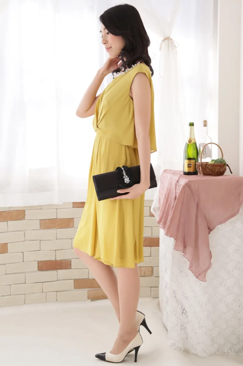 マスタードイエローのビジュー付きガウチョパンツドレス