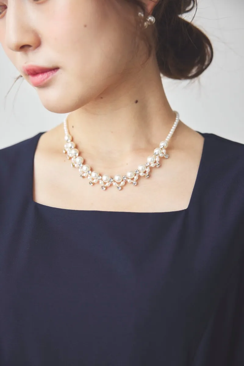 パールとゴールドビジューのネックレス