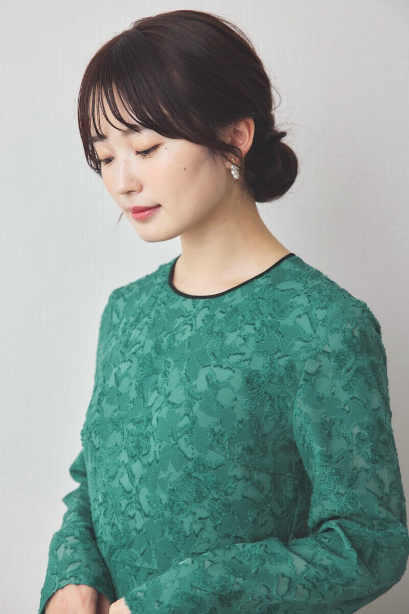 パールのフープ型イヤリング