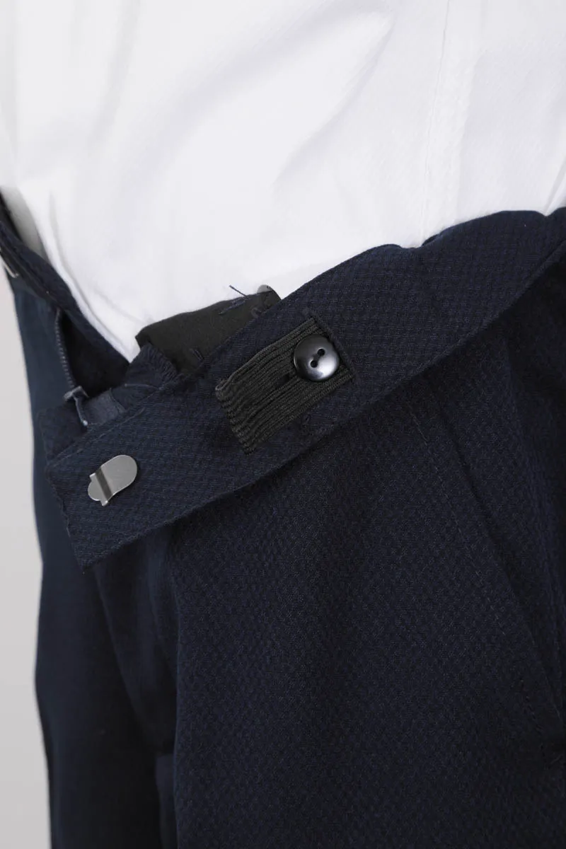 ネイビーのスタイリッシュキッズスーツセット