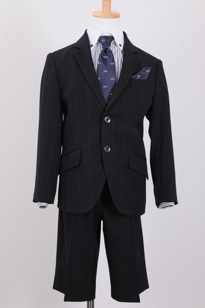 ネイビーのスタイリッシュキッズフォーマルセット