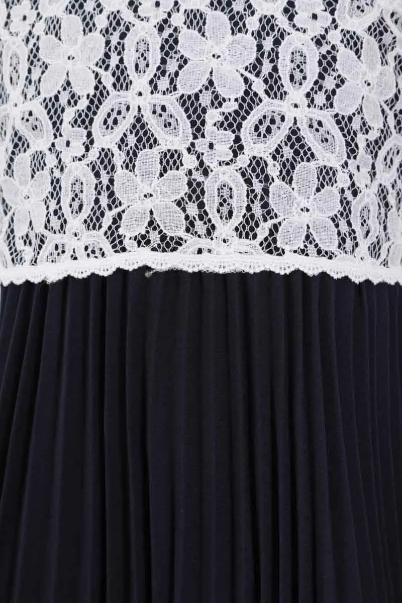 ネイビーのレースアクセントプリーツキッズフォーマルセット