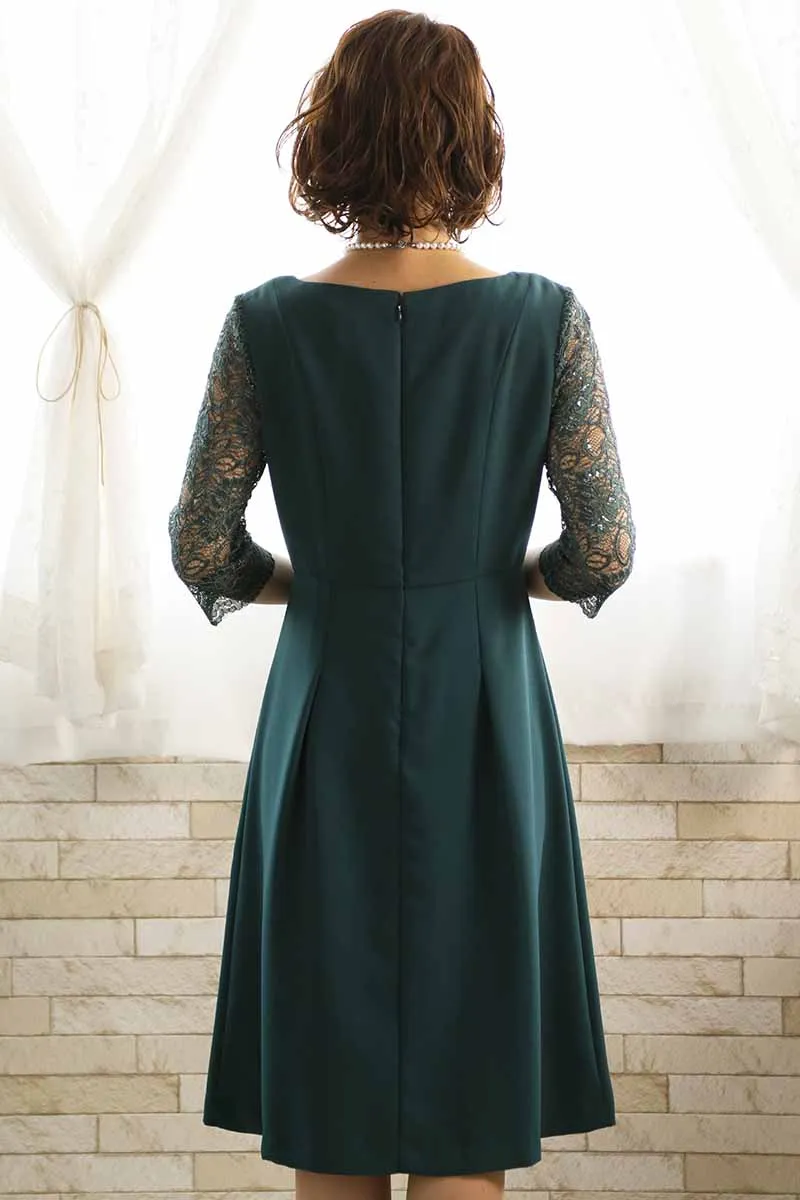 グリーンのレーススリーブドレス