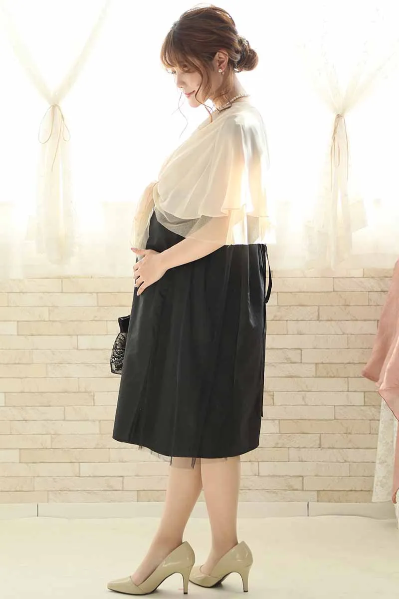 ブラックのバックリボン付きチュールドレス