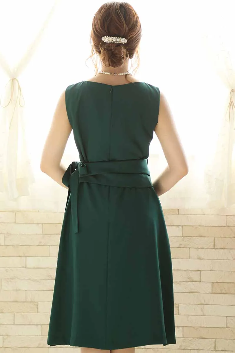 グリーンのウエストリボンサイドレースドレス