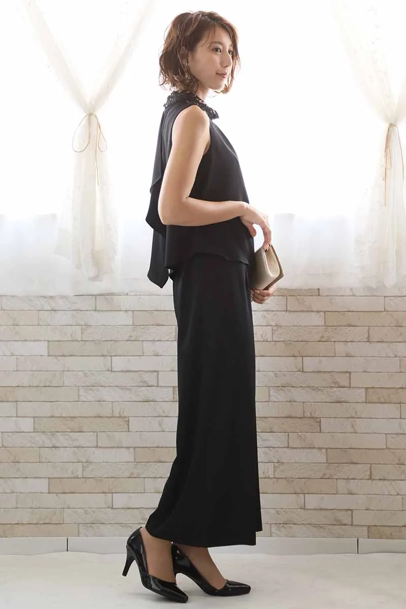 ブラックのノータックパンツドレス