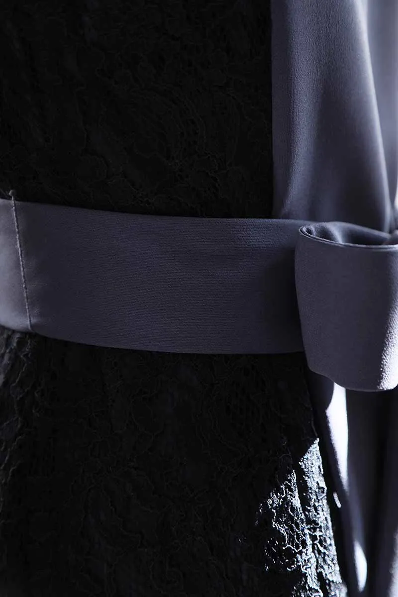 ブルーグレーのバイカラーレースアシンメトリードレス