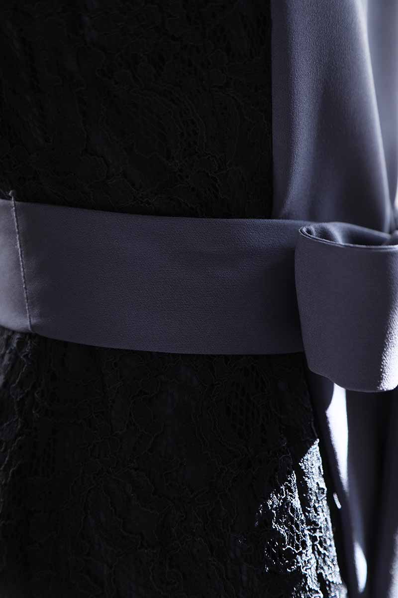 ブルーグレーのバイカラーレースアシンメトリードレス