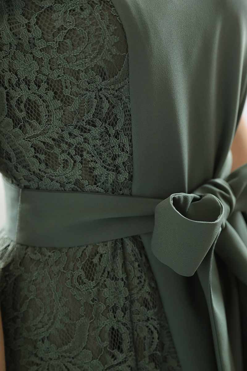 グリーンのバイカラーレースアシンメトリードレス