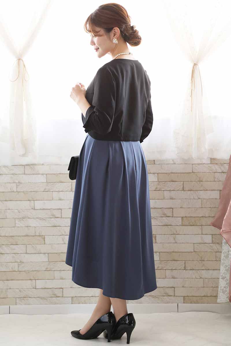 ブルーグレーの七分袖レースビスチェデザインドレス