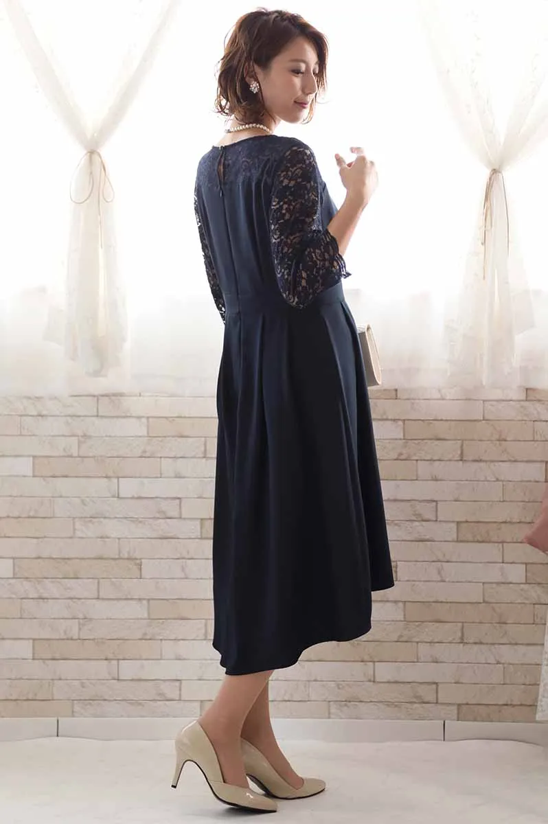 ネイビーの七分袖レースビスチェデザインドレス