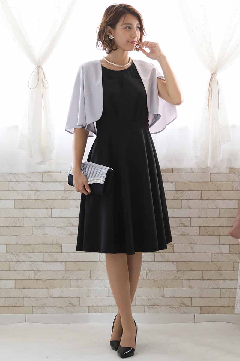 ブラックのビスチェ風ノースリーブドレス