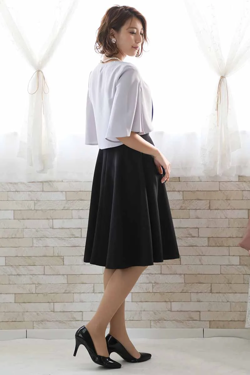 ブラックのビスチェ風ノースリーブドレス