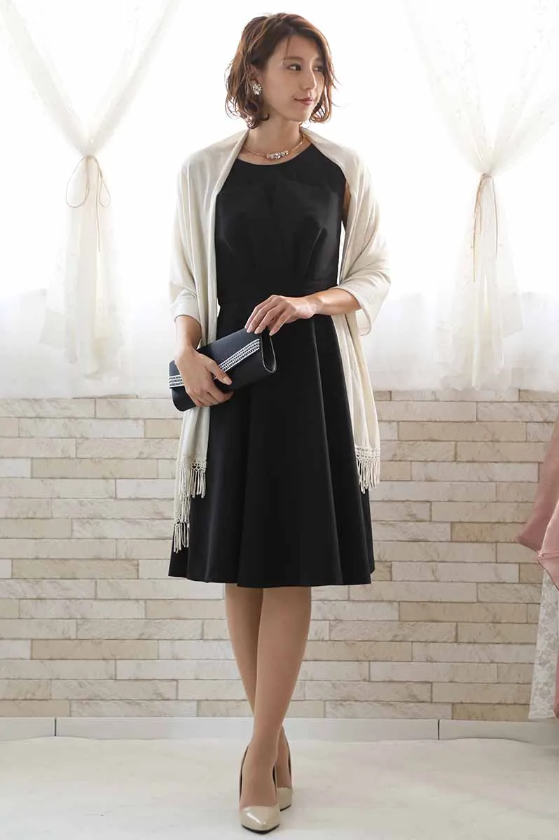 ブラックのビスチェ風ノースリーブドレス