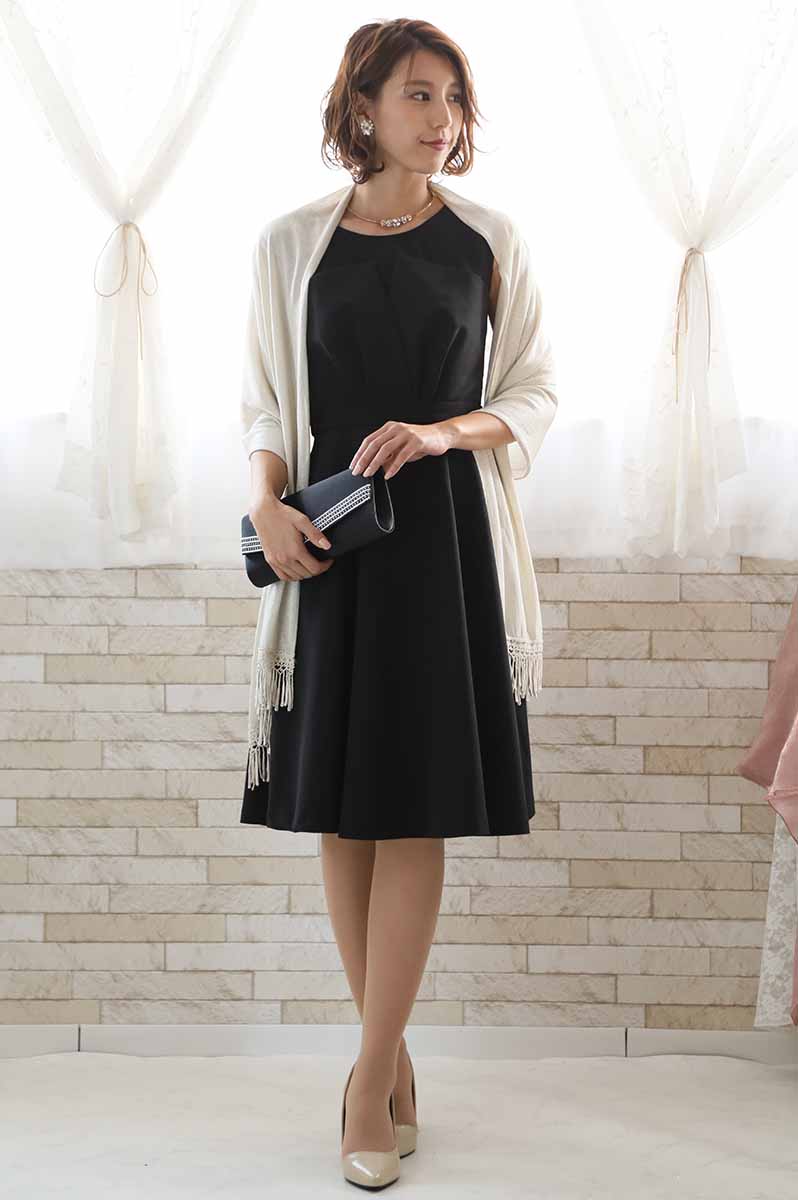 ブラックのビスチェ風ノースリーブドレス