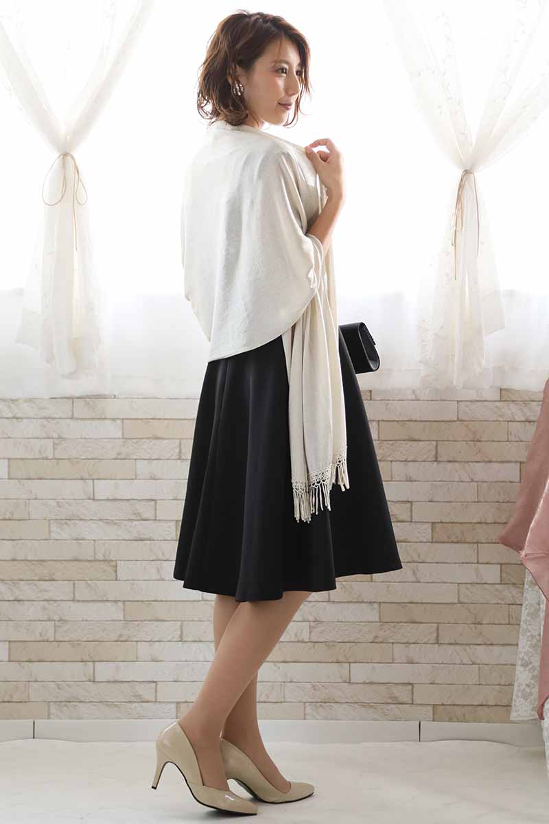 ブラックのビスチェ風ノースリーブドレス