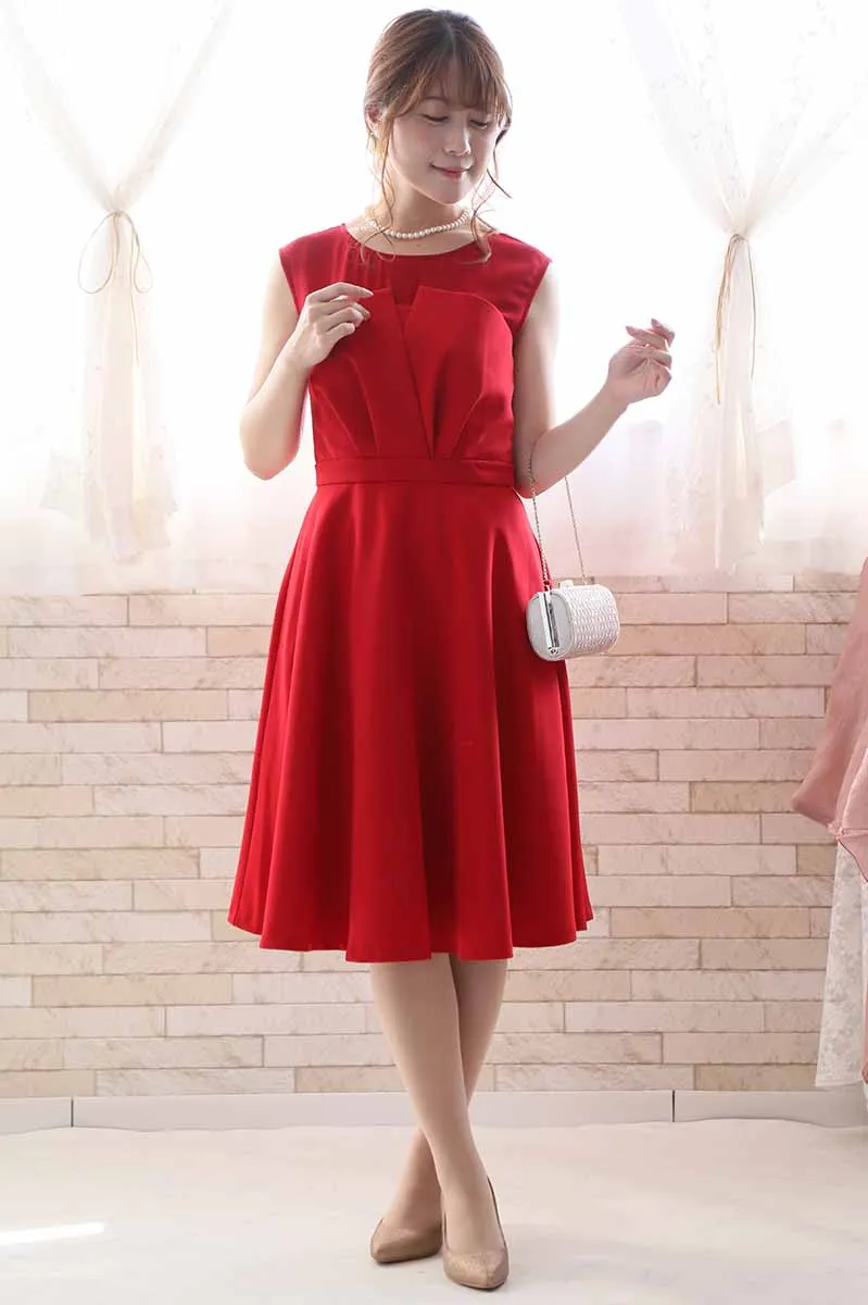 レッドのビスチェ風ノースリーブドレス