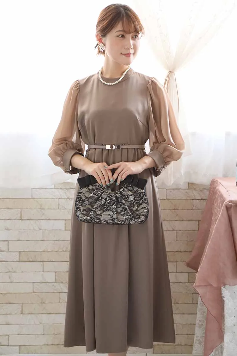 ブラウンのオーガンジースリーブクラシカルドレス