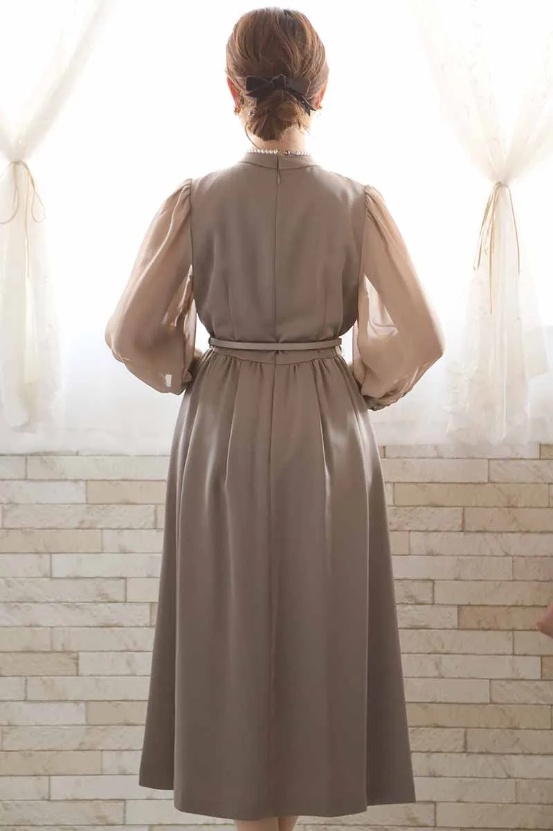 ブラウンのオーガンジースリーブクラシカルドレス