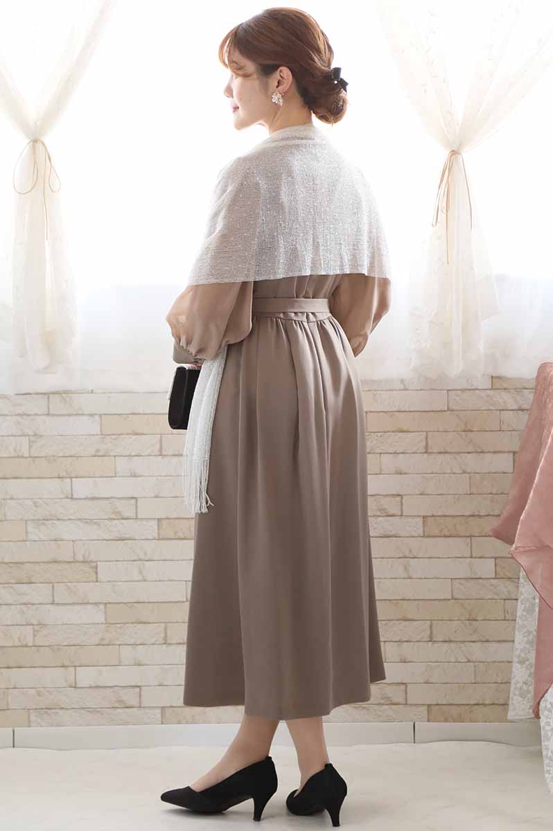 ブラウンのオーガンジースリーブクラシカルドレス