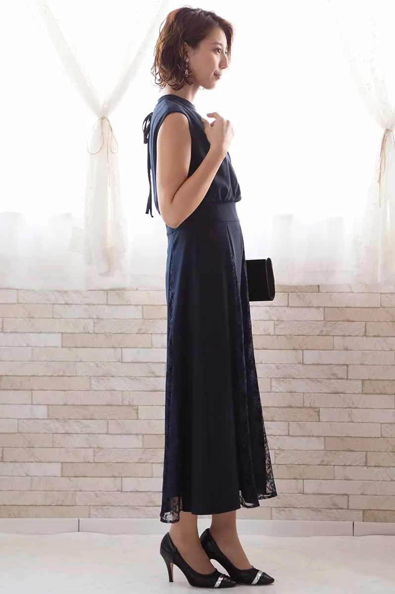 ネイビーのバックリボン付き切替えレースドレス