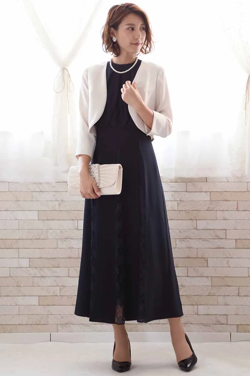 ネイビーのバックリボン付き切替えレースドレス