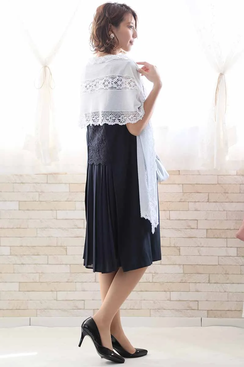 ネイビーのプリーツレース2wayドレス