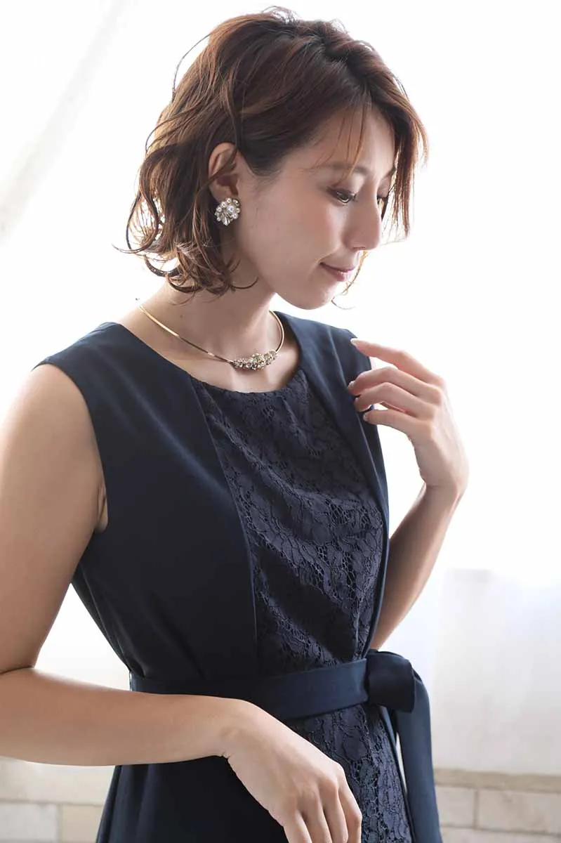 ネイビーのプリーツレース2wayドレス