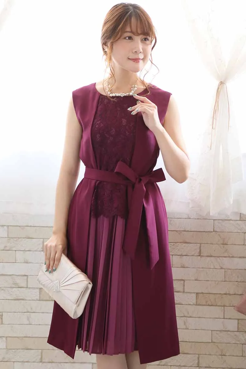 ワインレッドのプリーツレース2wayドレス