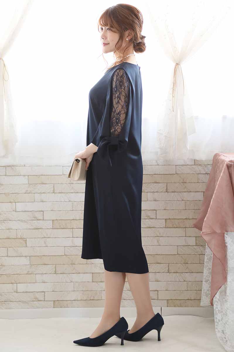 ネイビーのレーススリーブIラインドレス