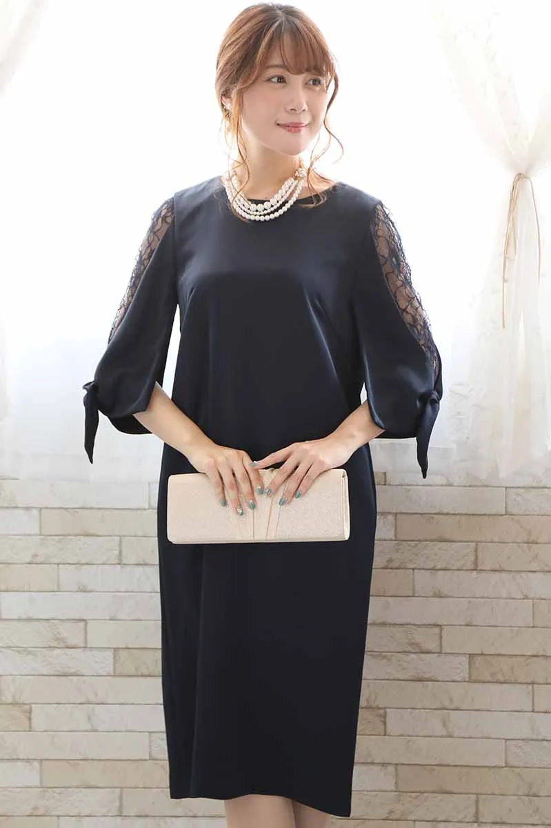 ネイビーのレーススリーブIラインドレス